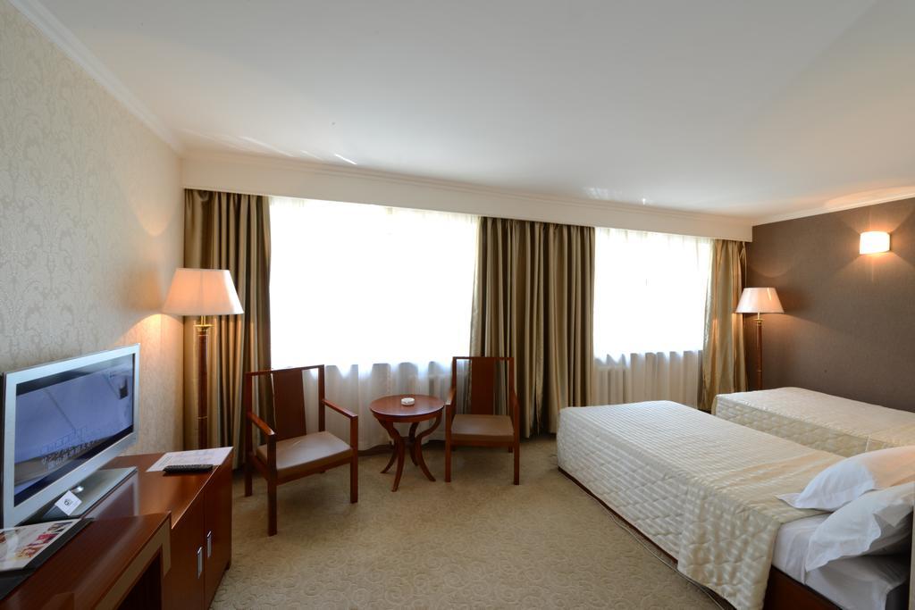 Flower Hotel Улан-Батор Екстер'єр фото