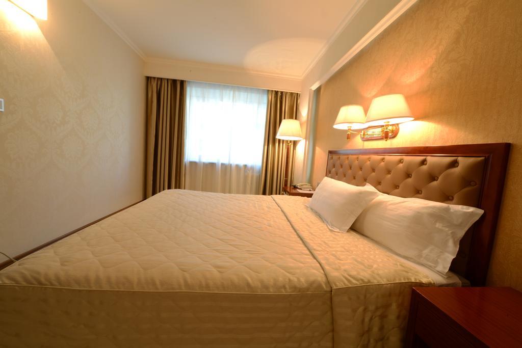 Flower Hotel Улан-Батор Номер фото