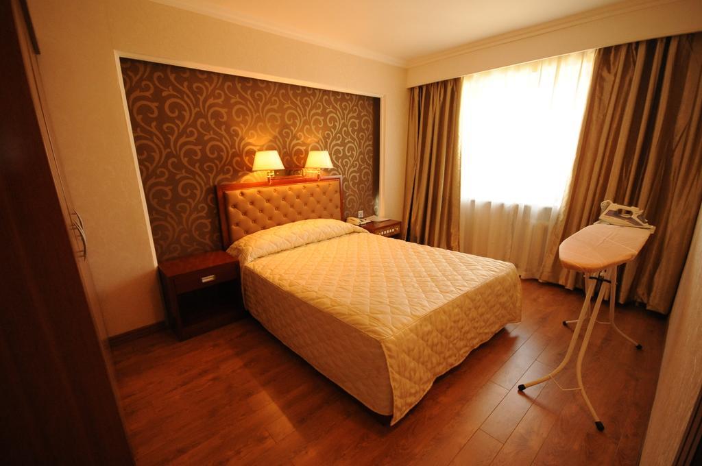 Flower Hotel Улан-Батор Номер фото